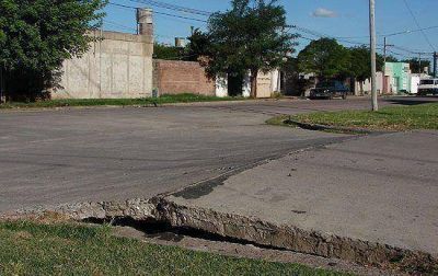 Por el calor se levant� el asfalto en Saavedra y Rend�n