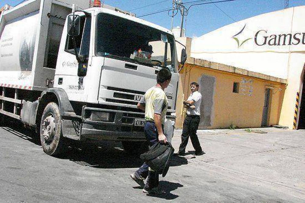 A Gamsur se le plantaron 12 empleados, no levant� la basura y Eseverri reclam� en persona