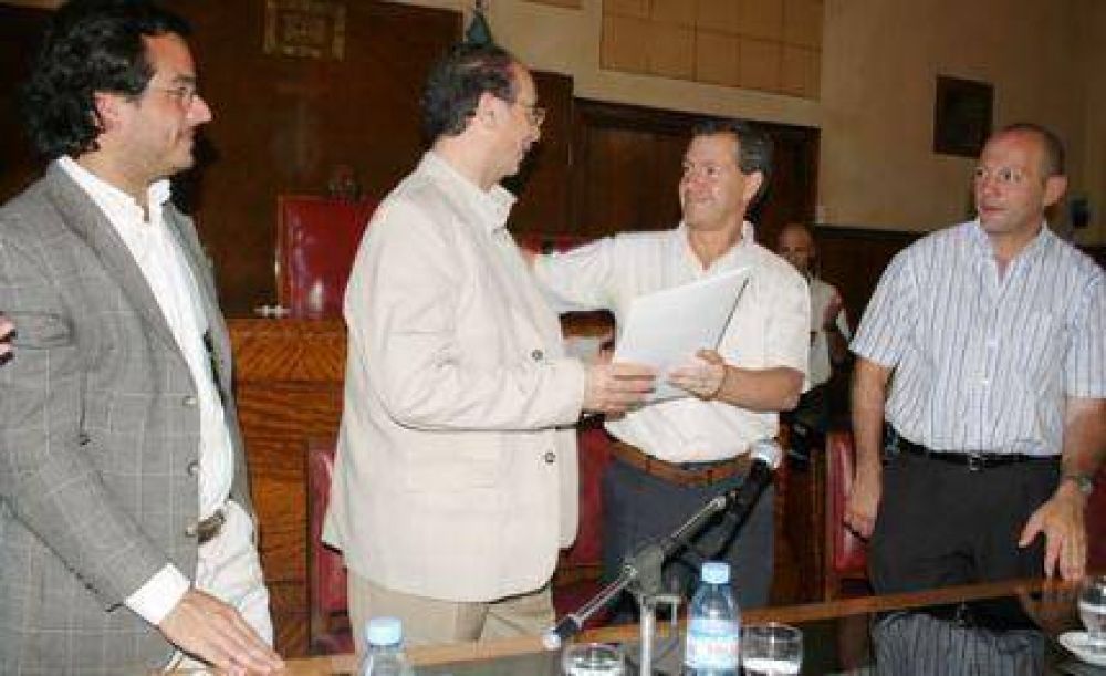 El Concejo dio su respaldo a la creaci�n del Instituto Superior de Formaci�n T�cnica por parte de los Mercantiles