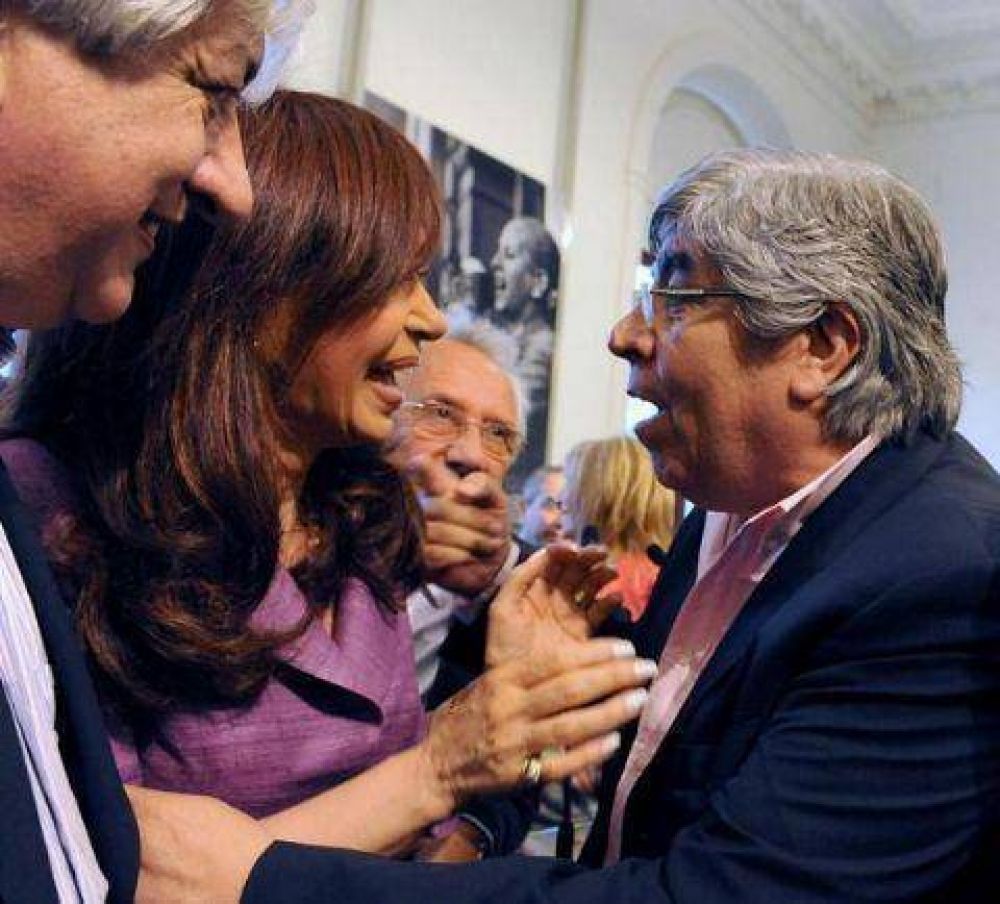 Poco entusiasmo en caciques sindicales pese a espectaculares anuncios