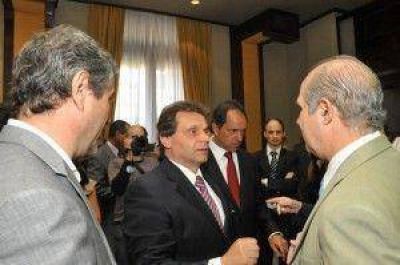 General Pueyrredon recibi� m�s de 1 mill�n y medio de pesos para poner en marcha el Programa "Envi�n"
