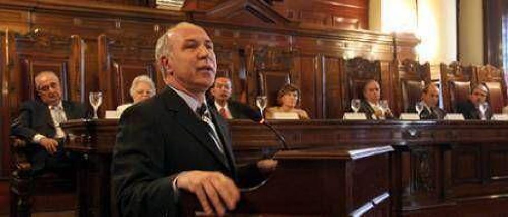 Lorenzetti pidi� terminar con la pobreza y la inseguridad