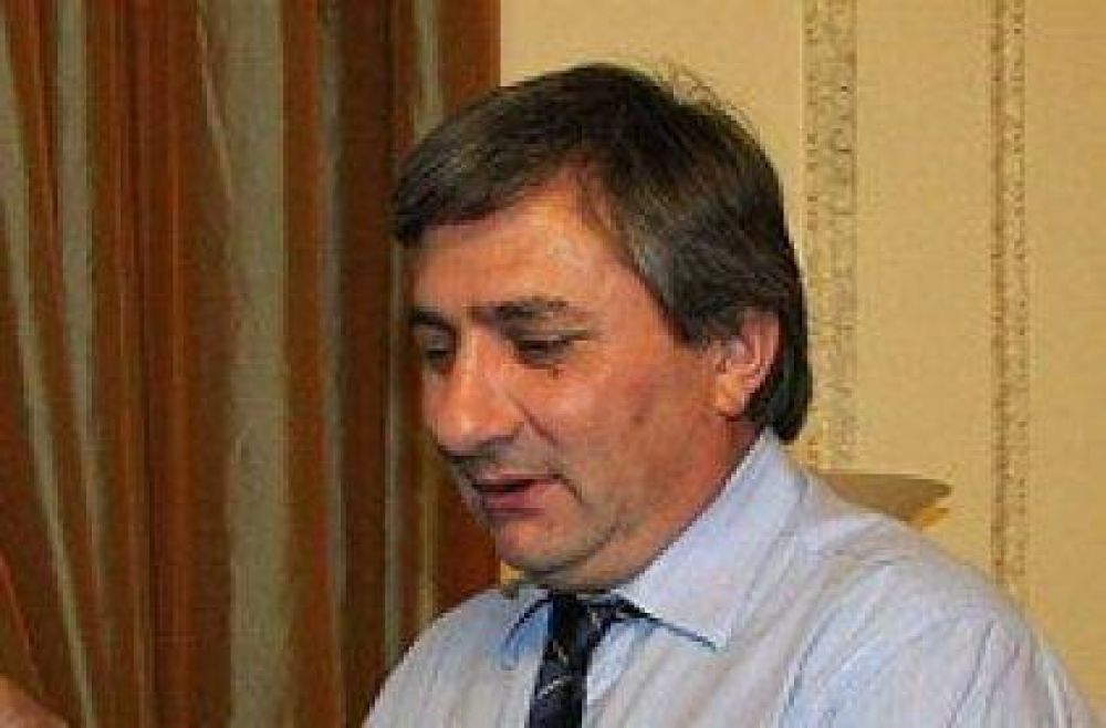 El obeidismo respondi� a Binner por los cargos de su gesti�n