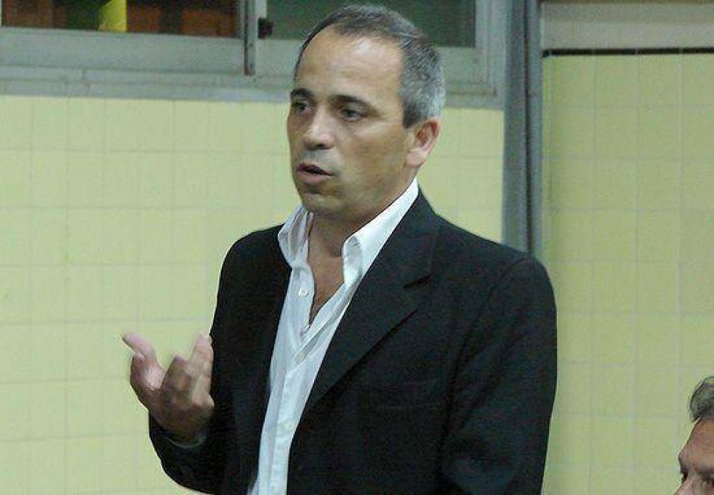 Tras la imputaci�n, Pen� "sigue trabajando en su cargo" y Provincia va a "dejar que la Justicia act�e"