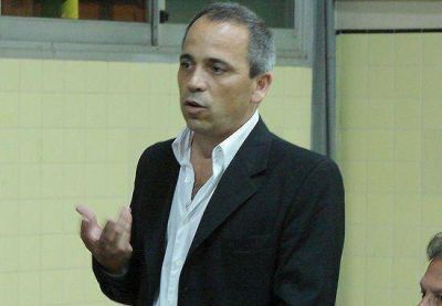 Tras la imputaci�n, Pen� "sigue trabajando en su cargo" y Provincia va a "dejar que la Justicia act�e"