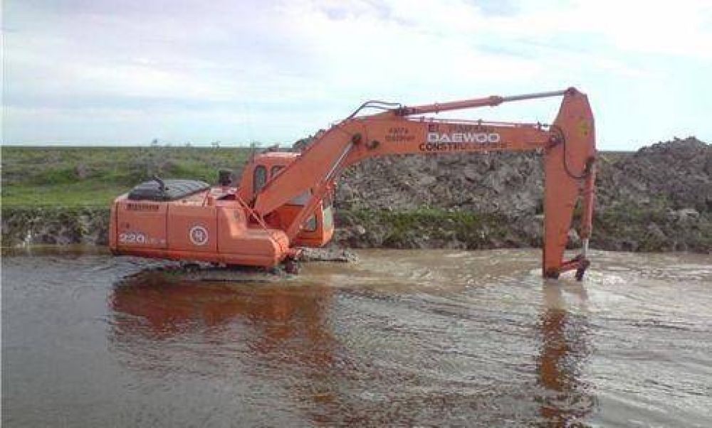 Limpieza del arroyo Santa Mar�a recupera tierras para la producci�n  
