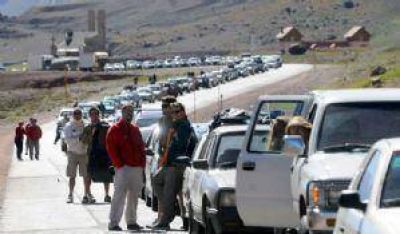 Jaque reclam� al Gobierno nacional por las largas colas en el paso a Chile