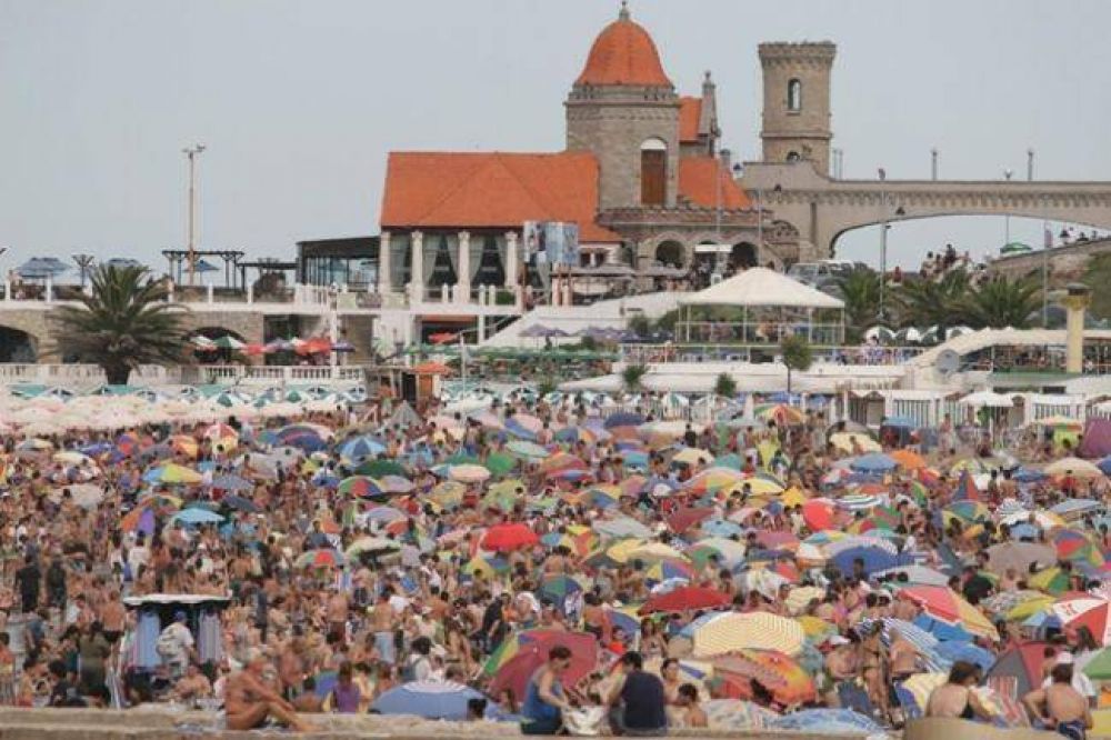 Cerca de 210 mil turistas arribaron el primer fin de semana del a�o