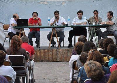 Municipales y profesionales contin�an sin repuesta del Ejecutivo al pedido de audiencia