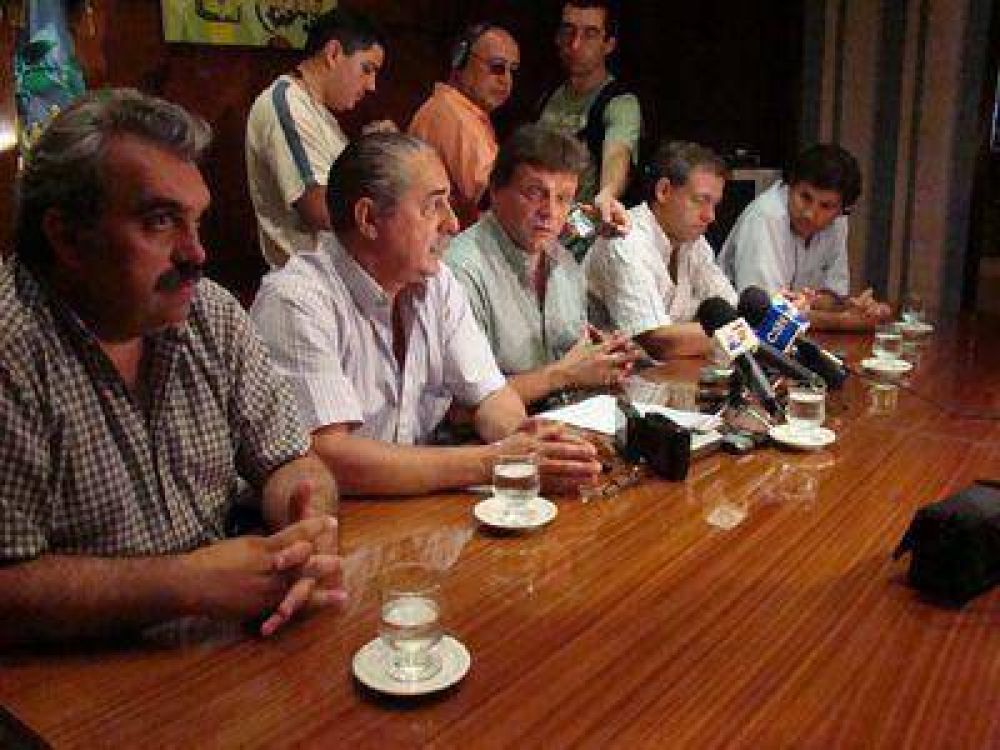 El intendente reinstal� la idea de trasladar los bares a la escollera Norte