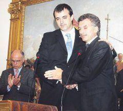 Macri revisa pase de 17 mil agentes a plantel de Ciudad 