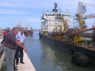 En el Consorcio, celebran el ingreso de un buque al puerto