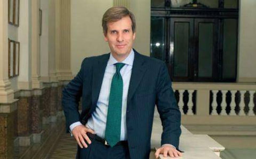 "Redrado deber�a renunciar para contribuir a preservar la estabilidad del sistema financiero"