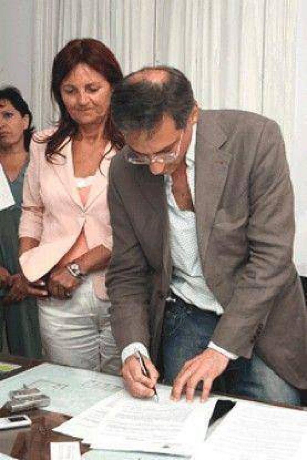 "Se termin� con los kioscos y la productividad fuera del sistema"