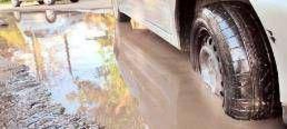  Las continuas lluvias de diciembre causaron estragos en el pavimento