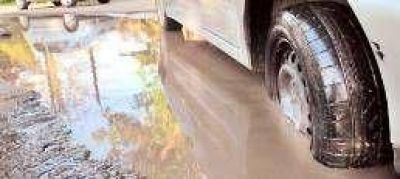  Las continuas lluvias de diciembre causaron estragos en el pavimento