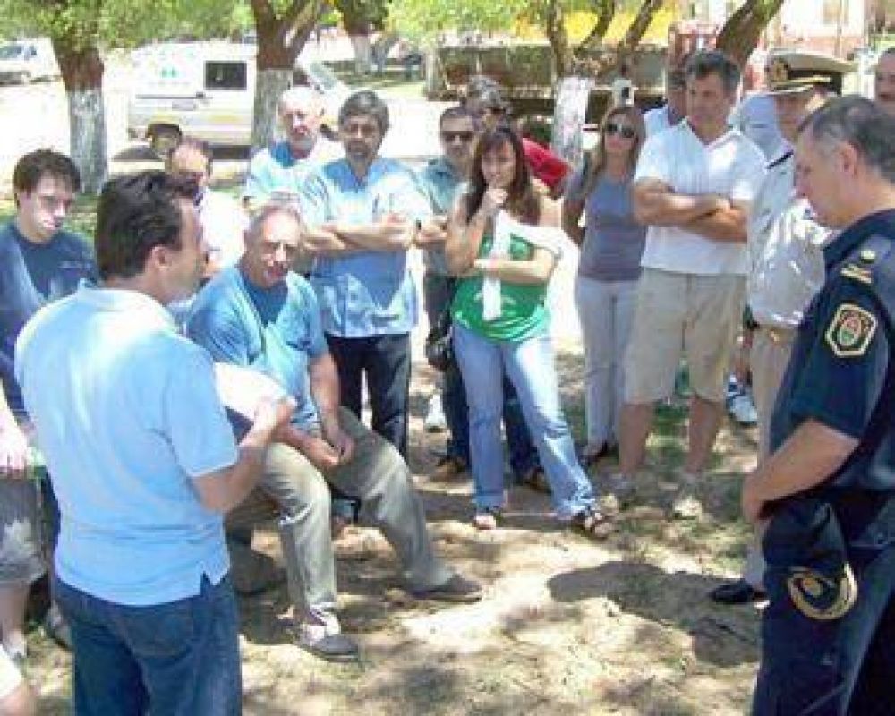 Postergan la inauguraci�n de las playas