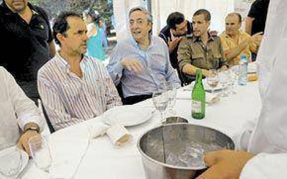 Kirchner atac� a Cobos y lo acus� de ser parte de una conspiraci�n