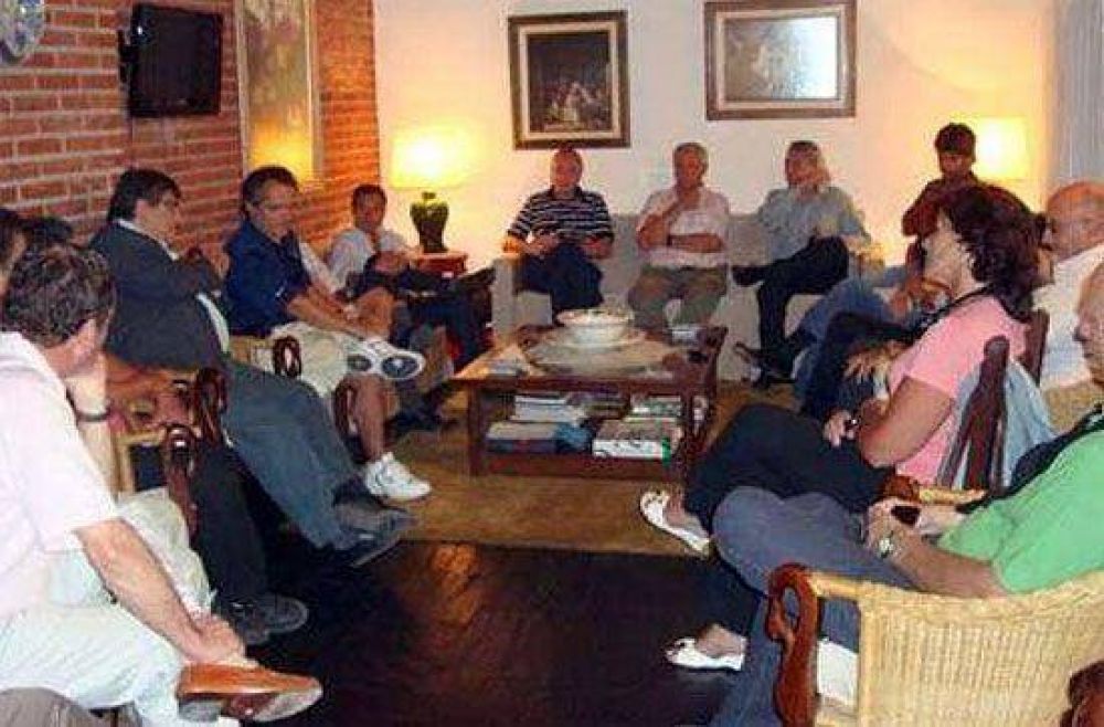 Jos� Eseverri en el armado de un frente vecinalista