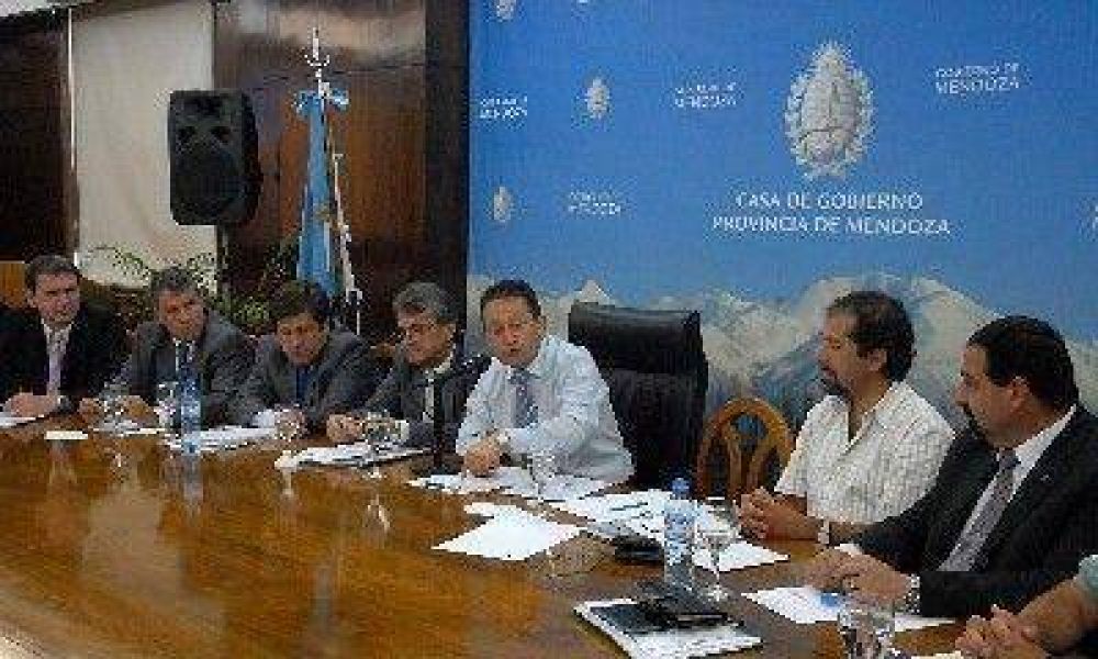 Jaque pidi� un adelanto financiero de la pauta 2010 para reparar 171 escuelas