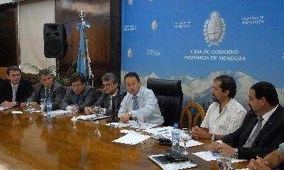 Jaque pidi� un adelanto financiero de la pauta 2010 para reparar 171 escuelas