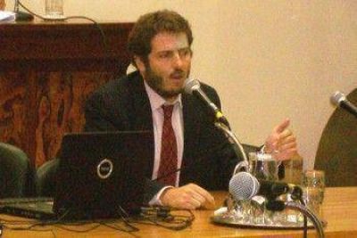 "Antes de discutir las posibles multas deber�a hacerse hincapi� en la distribuci�n del agua"