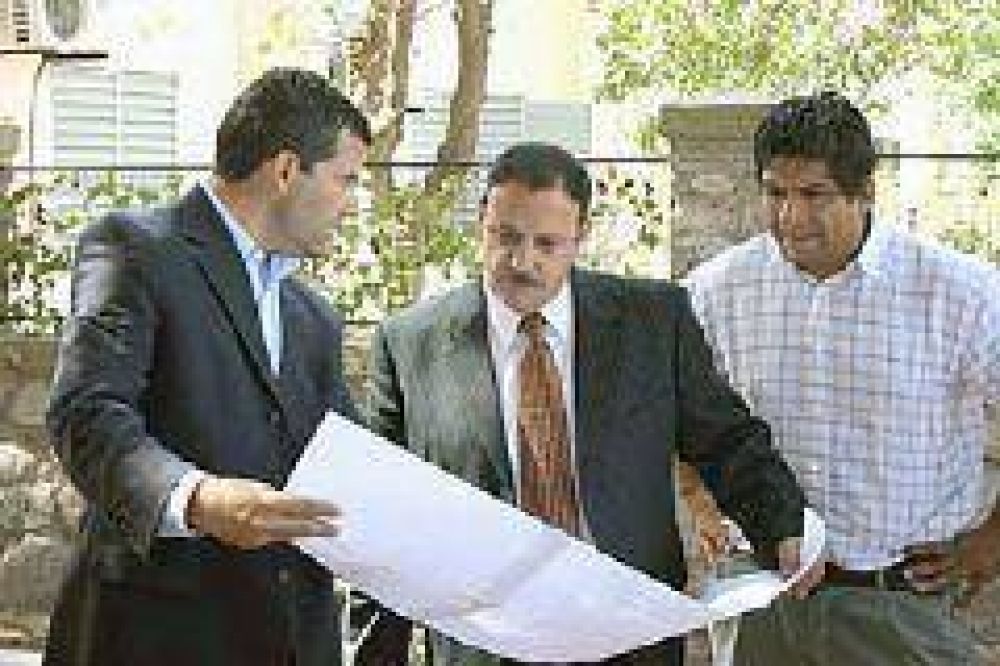 En noventa d�a concluir�n los trabajos de ampliaci�n de la avenida Favaloro