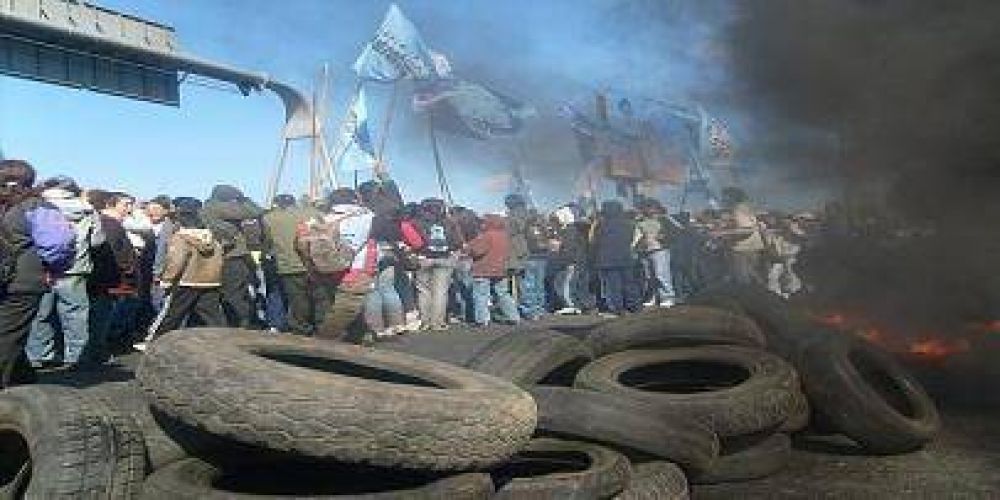 Grupos piqueteros protestaron en el Conurbano y Capital Federal