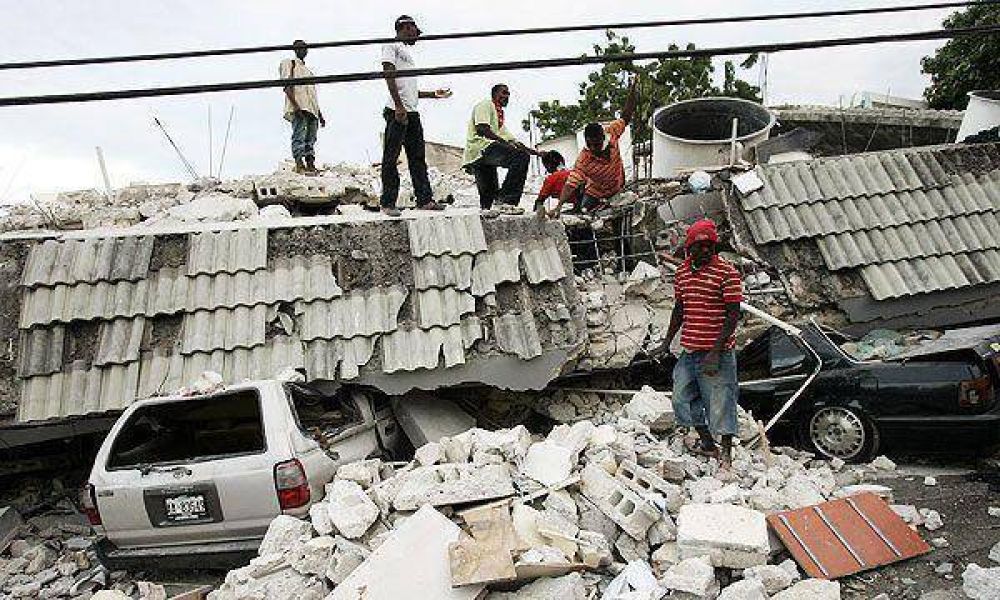 Cifras oficiales: suman 70 mil los muertos por el terremoto
