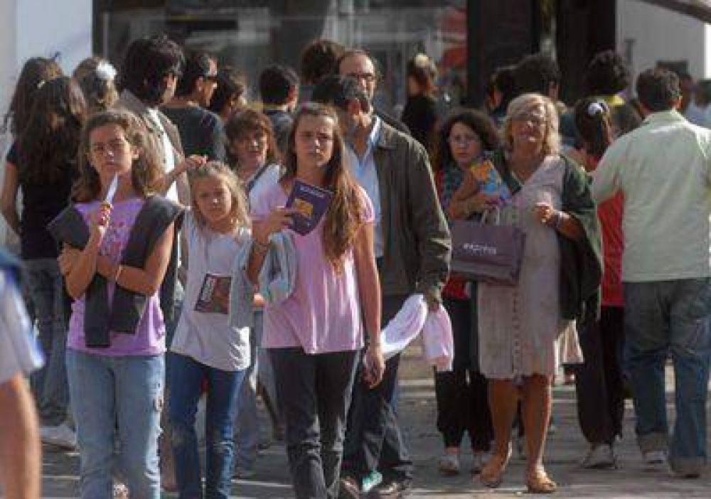 Sin playa, la gente invadi� las calles