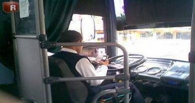 Obligar�n a choferes de micros a apagar sus celulares en las rutas