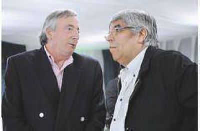 Moyano convoca a empresarios para reflotar el Pacto Social que quiere Cristina