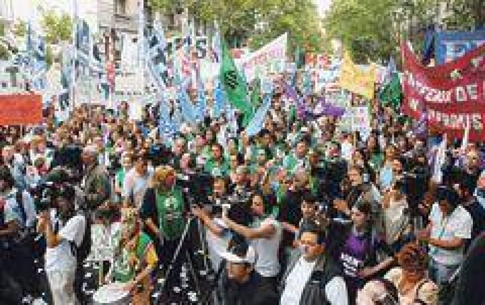 Ultim�tum docente: el 20% de suba o no arrancan clases 