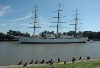 La fragata "Libertad" inicia su viaje n�mero 41