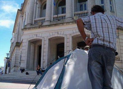 La FTV se qued� sin respuesta: tienen que esperar hasta febrero y volvi� la carpa frente al Palacio