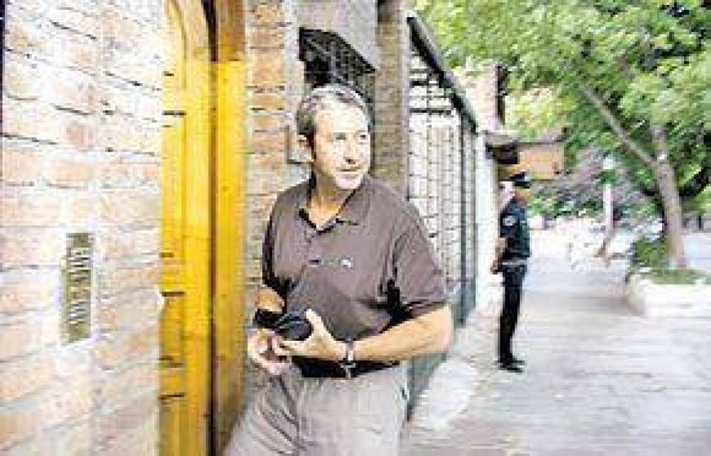 En el cobismo dicen que lo mejor ser�a que Redrado renuncie