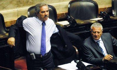 Sol� sali� en defensa de Cobos y dijo que "no es una amenaza"