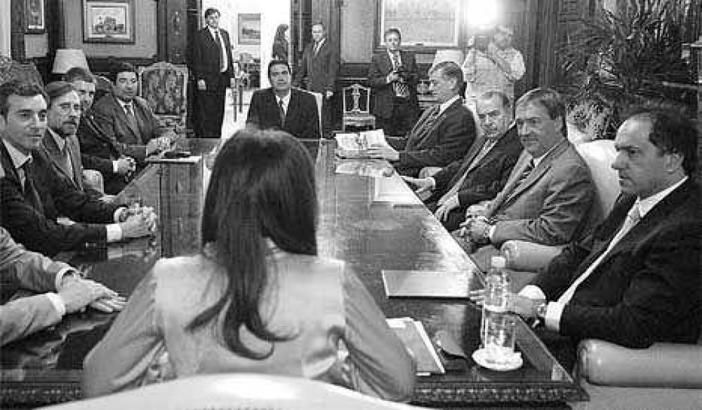 Presionan a los gobernadores por el uso de las reservas 