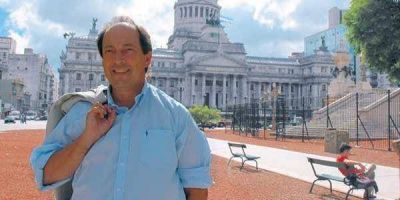 Sanz: "El Gobierno est� metido en un negocio fenomenal con Telecom"
