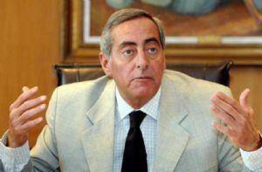 Fayad impulsa una lista propia y hay riesgo de que la UCR vaya dividida