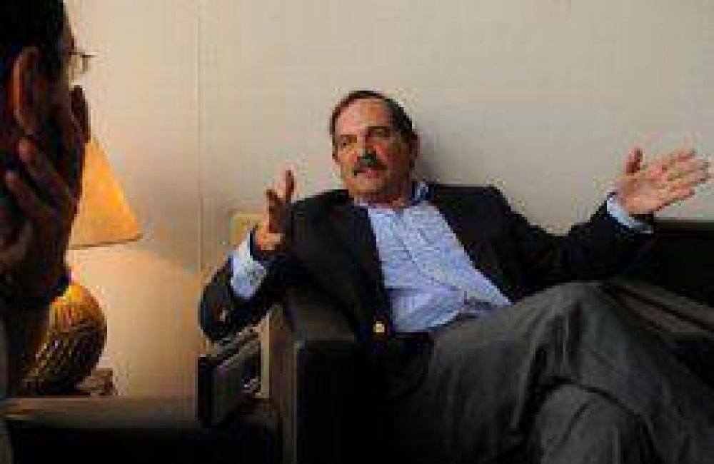 "Yo nunca cierro las puertas, pero hoy prefiero seguir siendo gobernador de la Provincia"