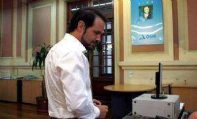 El gabinete dej� solo a Racconto en un informe sobre OSM