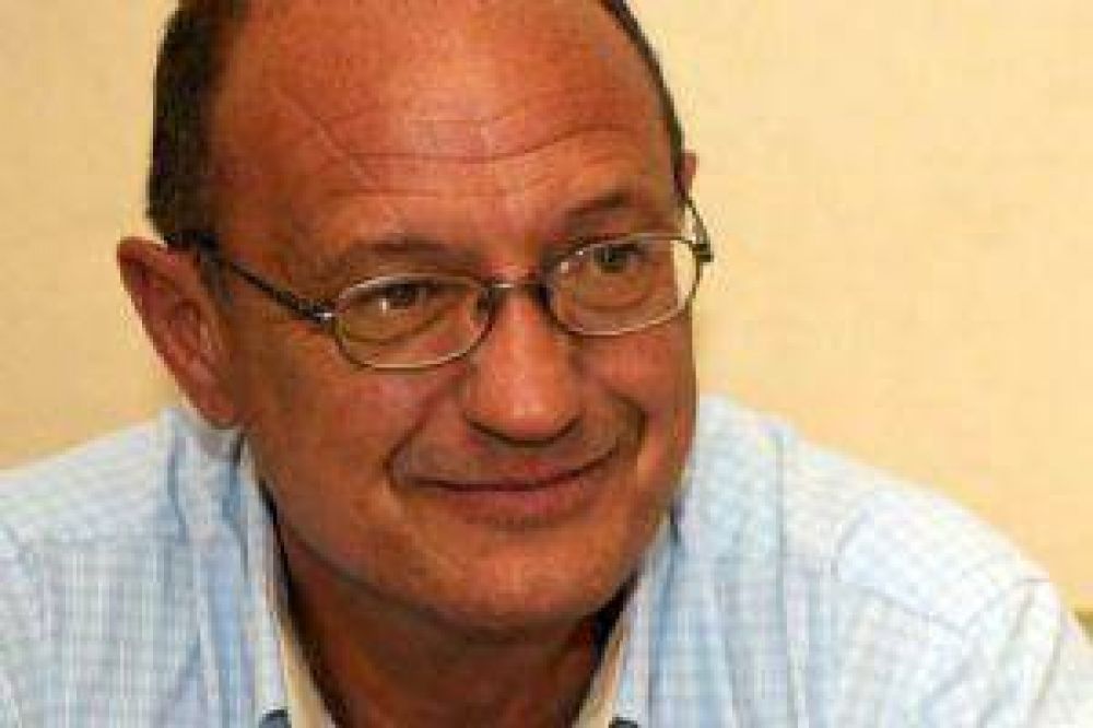 Los cobistas acusan a Fayad de recibir favores de los K