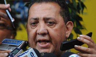 Luis D'El�a advirti� que saldr� a la calle si no recibe ayuda social