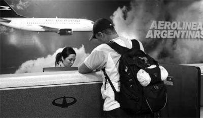 Aerol�neas vuela con muchas turbulencias