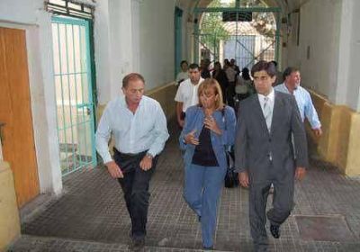 Legisladores visitaron la c�rcel de Boulogne Sur Mer