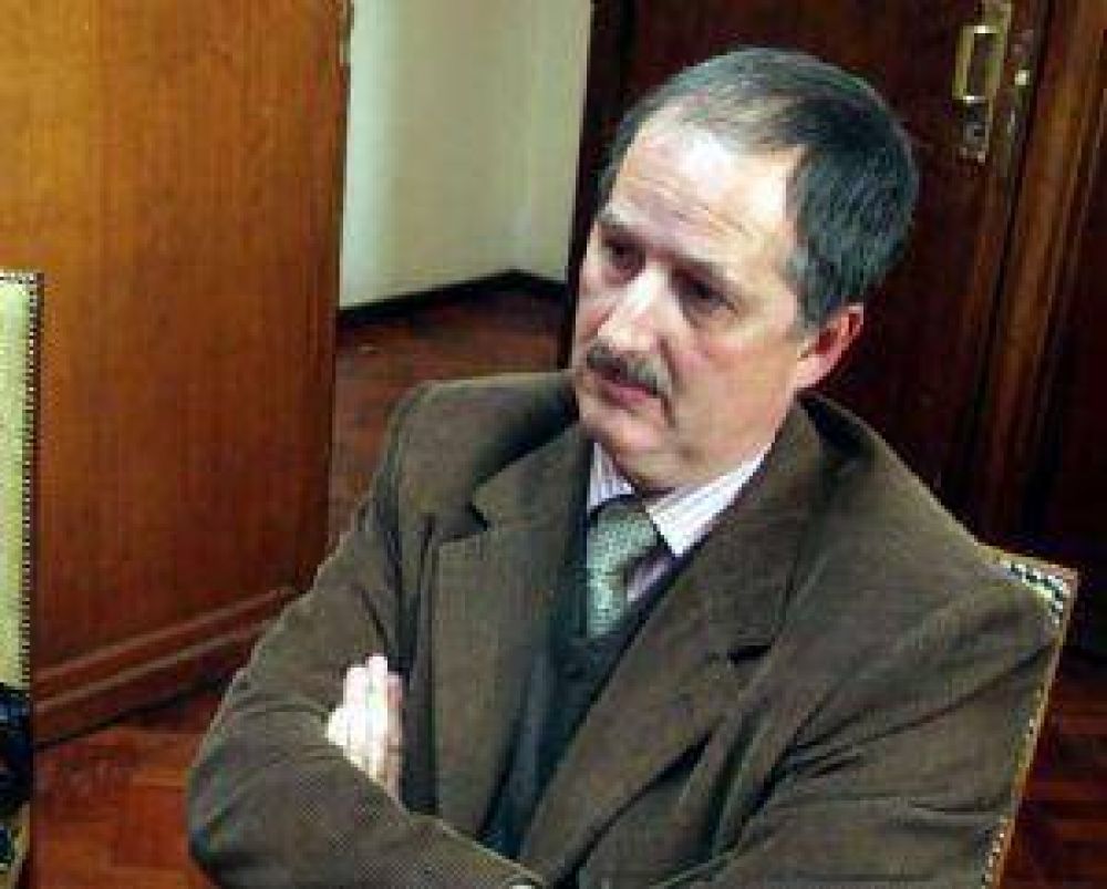Godoy Lemos: "La gesti�n de la ciudad en flor est� marchita"