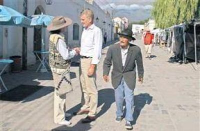 Urtubey recibi� a De Narv�ez y se aleja a�n m�s de Kirchner