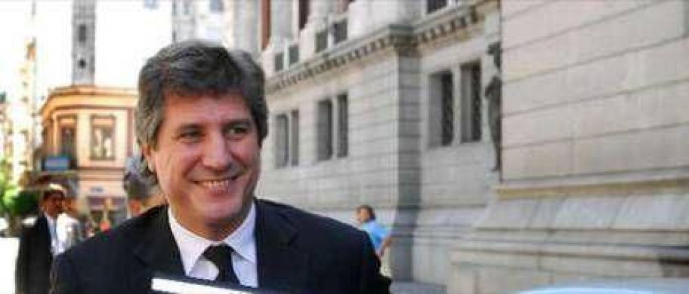 Nueva denuncia contra Boudou por la compra irregular de autos de alta gama