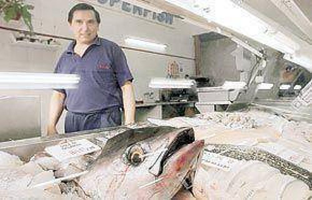 La carne se resiste a bajar y suben el cerdo, el pollo y el pescado